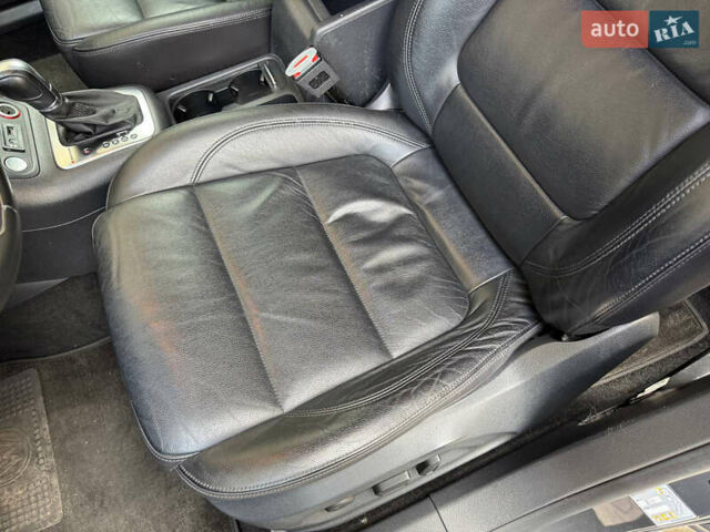 Серый Фольксваген Тигуан, объемом двигателя 1.97 л и пробегом 124 тыс. км за 17200 $, фото 20 на Automoto.ua