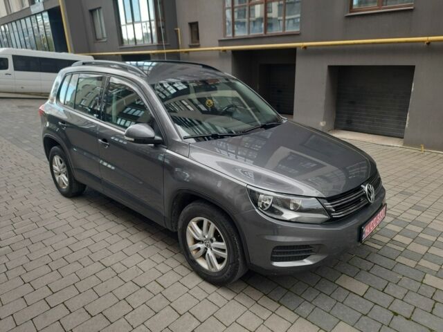 Сірий Фольксваген Тігуан, об'ємом двигуна 2 л та пробігом 193 тис. км за 12999 $, фото 1 на Automoto.ua