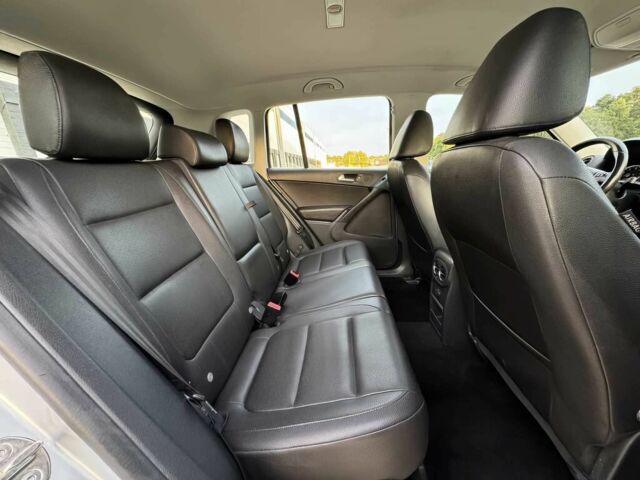 Сірий Фольксваген Тігуан, об'ємом двигуна 2 л та пробігом 70 тис. км за 3000 $, фото 10 на Automoto.ua