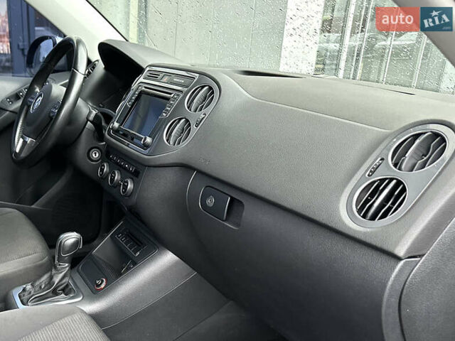 Серый Фольксваген Тигуан, объемом двигателя 1.39 л и пробегом 154 тыс. км за 14500 $, фото 19 на Automoto.ua