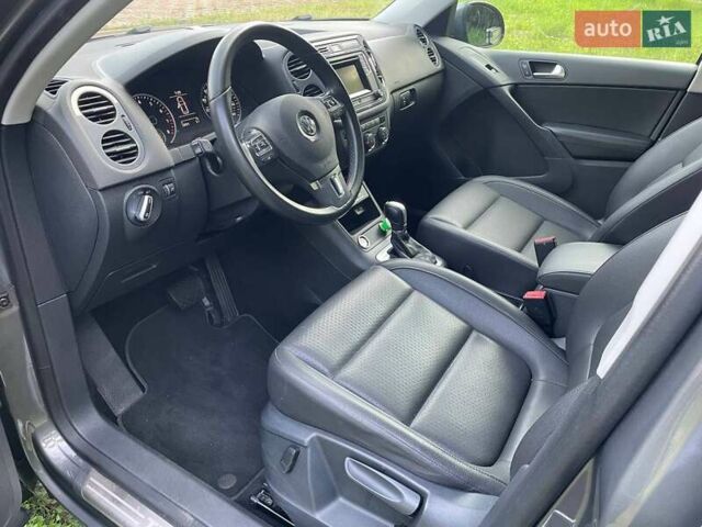 Сірий Фольксваген Тігуан, об'ємом двигуна 2 л та пробігом 133 тис. км за 13499 $, фото 13 на Automoto.ua
