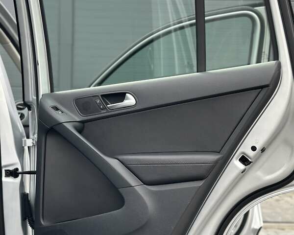 Сірий Фольксваген Тігуан, об'ємом двигуна 1.98 л та пробігом 171 тис. км за 15999 $, фото 14 на Automoto.ua