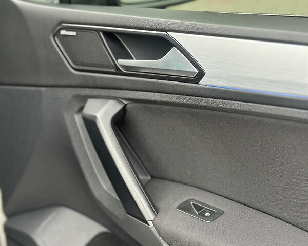 Серый Фольксваген Тигуан, объемом двигателя 1.98 л и пробегом 115 тыс. км за 23300 $, фото 26 на Automoto.ua