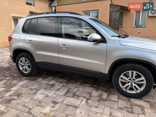 Серый Фольксваген Тигуан, объемом двигателя 1.98 л и пробегом 142 тыс. км за 12800 $, фото 3 на Automoto.ua