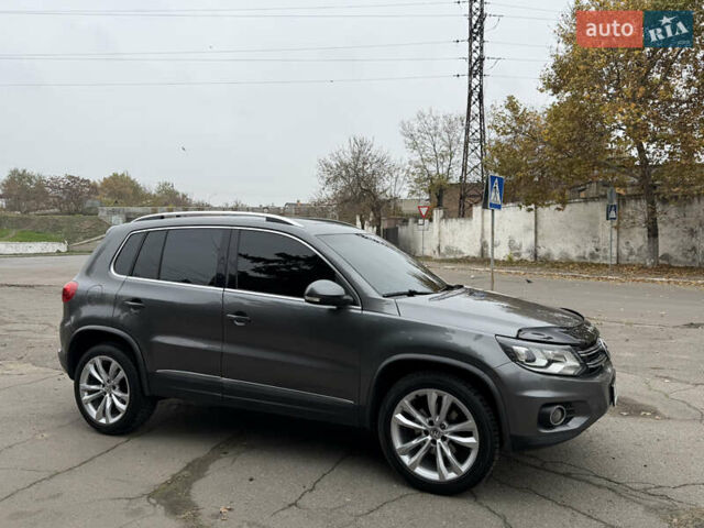 Серый Фольксваген Тигуан, объемом двигателя 2 л и пробегом 163 тыс. км за 15700 $, фото 9 на Automoto.ua