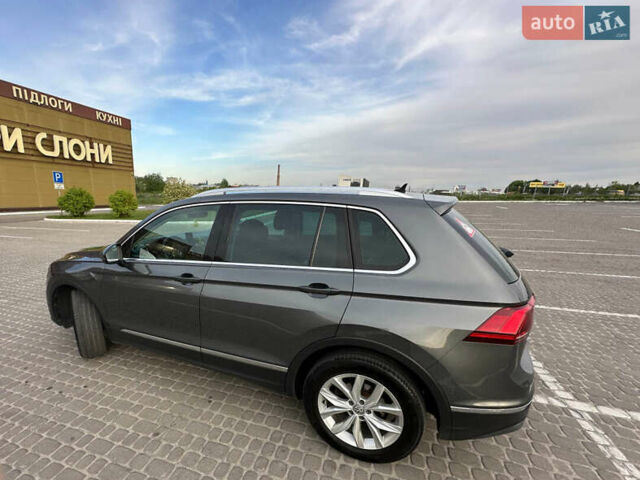 Серый Фольксваген Тигуан, объемом двигателя 2 л и пробегом 245 тыс. км за 26999 $, фото 10 на Automoto.ua