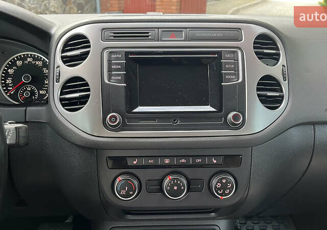 Сірий Фольксваген Тігуан, об'ємом двигуна 1.98 л та пробігом 234 тис. км за 9999 $, фото 13 на Automoto.ua