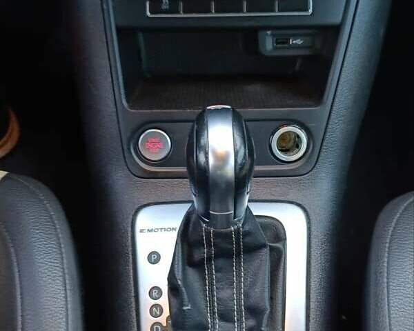 Сірий Фольксваген Тігуан, об'ємом двигуна 2 л та пробігом 205 тис. км за 12200 $, фото 28 на Automoto.ua