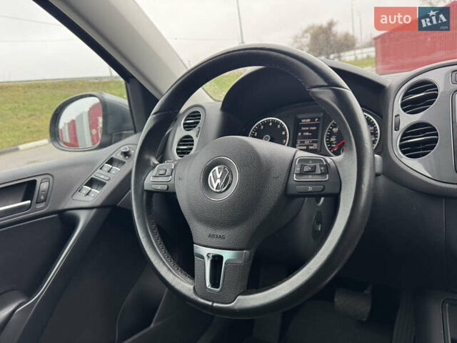 Серый Фольксваген Тигуан, объемом двигателя 2 л и пробегом 106 тыс. км за 15300 $, фото 25 на Automoto.ua
