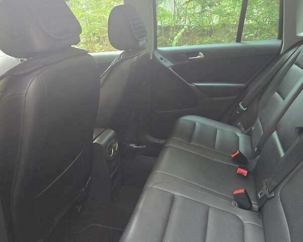 Серый Фольксваген Тигуан, объемом двигателя 1.98 л и пробегом 153 тыс. км за 14300 $, фото 7 на Automoto.ua