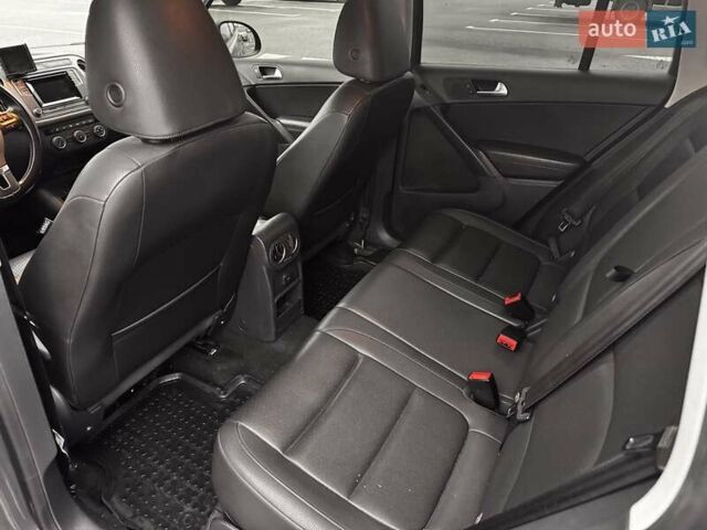 Серый Фольксваген Тигуан, объемом двигателя 1.98 л и пробегом 167 тыс. км за 10500 $, фото 10 на Automoto.ua