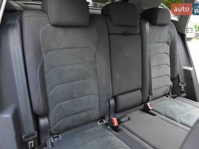 Сірий Фольксваген Тігуан, об'ємом двигуна 1.98 л та пробігом 174 тис. км за 20300 $, фото 20 на Automoto.ua