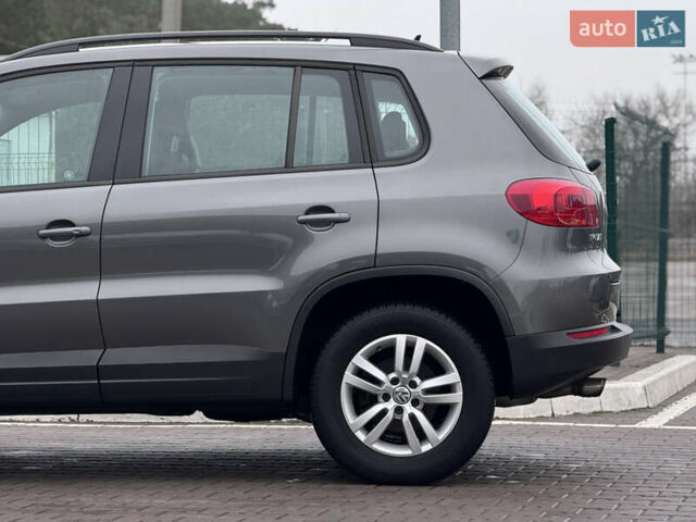 Серый Фольксваген Тигуан, объемом двигателя 2 л и пробегом 169 тыс. км за 12300 $, фото 12 на Automoto.ua