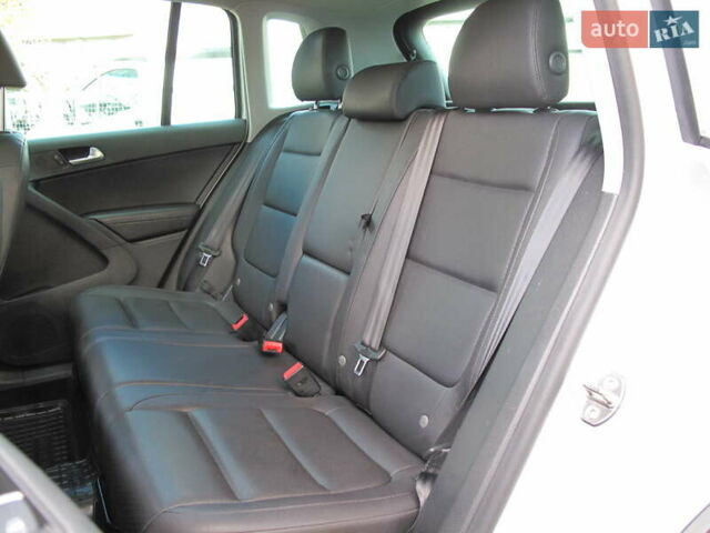 Серый Фольксваген Тигуан, объемом двигателя 2 л и пробегом 186 тыс. км за 14900 $, фото 38 на Automoto.ua