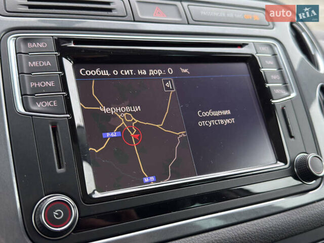 Серый Фольксваген Тигуан, объемом двигателя 2 л и пробегом 181 тыс. км за 15000 $, фото 25 на Automoto.ua