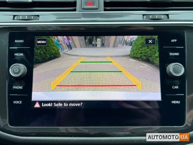 Сірий Фольксваген Тігуан, об'ємом двигуна 2 л та пробігом 60 тис. км за 24699 $, фото 22 на Automoto.ua