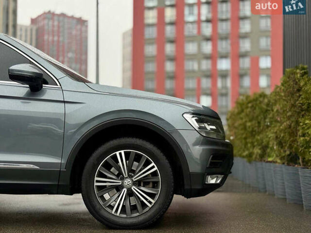 Серый Фольксваген Тигуан, объемом двигателя 2 л и пробегом 155 тыс. км за 18500 $, фото 12 на Automoto.ua