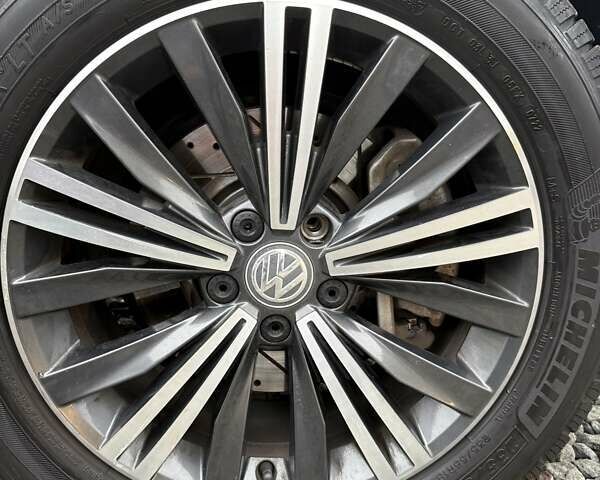 Сірий Фольксваген Тігуан, об'ємом двигуна 1.98 л та пробігом 128 тис. км за 17900 $, фото 1 на Automoto.ua