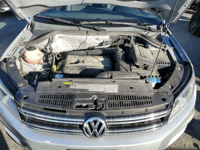 Сірий Фольксваген Тігуан, об'ємом двигуна 2 л та пробігом 156 тис. км за 9200 $, фото 11 на Automoto.ua