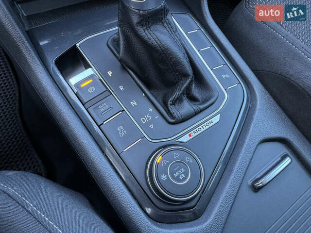 Сірий Фольксваген Тігуан, об'ємом двигуна 1.98 л та пробігом 84 тис. км за 23750 $, фото 78 на Automoto.ua