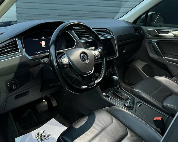 Серый Фольксваген Тигуан, объемом двигателя 1.97 л и пробегом 116 тыс. км за 28000 $, фото 18 на Automoto.ua