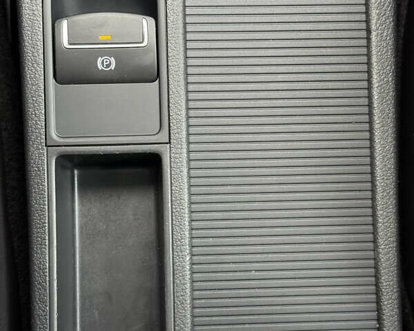 Серый Фольксваген Тигуан, объемом двигателя 2 л и пробегом 181 тыс. км за 15000 $, фото 33 на Automoto.ua