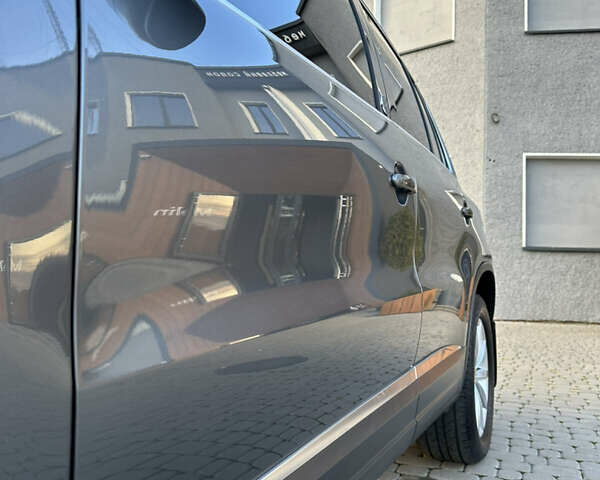 Сірий Фольксваген Тігуан, об'ємом двигуна 1.98 л та пробігом 158 тис. км за 13999 $, фото 54 на Automoto.ua