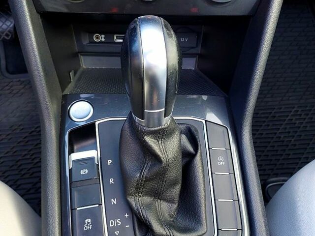 Серый Фольксваген Тигуан, объемом двигателя 2 л и пробегом 160 тыс. км за 24000 $, фото 4 на Automoto.ua