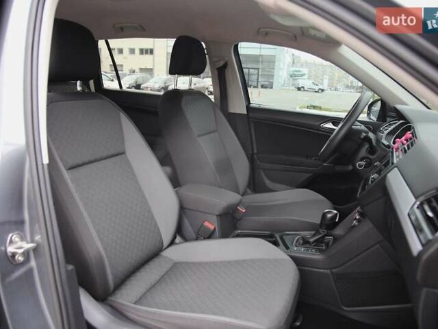 Сірий Фольксваген Тігуан, об'ємом двигуна 1.98 л та пробігом 160 тис. км за 16900 $, фото 8 на Automoto.ua