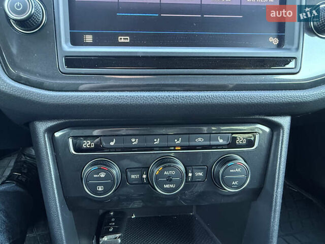 Серый Фольксваген Тигуан, объемом двигателя 2 л и пробегом 224 тыс. км за 25700 $, фото 63 на Automoto.ua