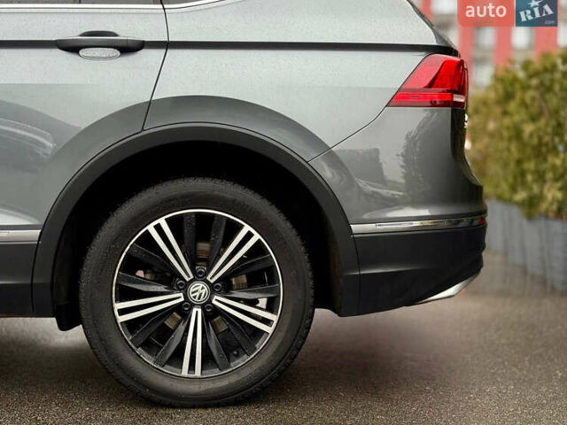 Серый Фольксваген Тигуан, объемом двигателя 2 л и пробегом 155 тыс. км за 18500 $, фото 9 на Automoto.ua
