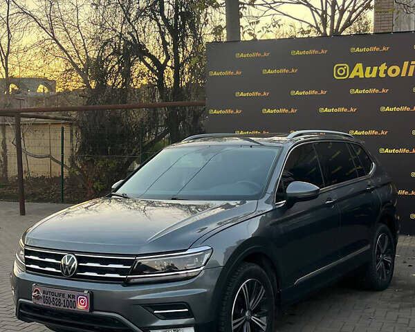 Серый Фольксваген Тигуан, объемом двигателя 1.98 л и пробегом 127 тыс. км за 17800 $, фото 3 на Automoto.ua