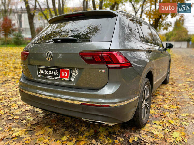 Серый Фольксваген Тигуан, объемом двигателя 2 л и пробегом 205 тыс. км за 16940 $, фото 12 на Automoto.ua