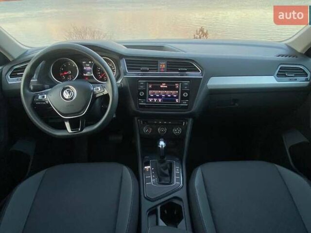 Серый Фольксваген Тигуан, объемом двигателя 2 л и пробегом 264 тыс. км за 15500 $, фото 13 на Automoto.ua