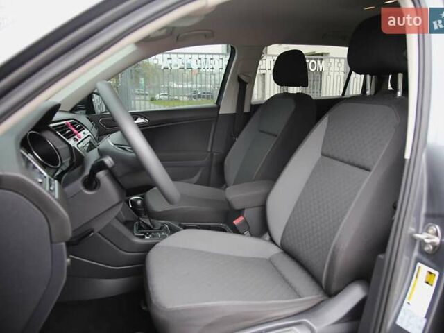 Сірий Фольксваген Тігуан, об'ємом двигуна 1.98 л та пробігом 160 тис. км за 16900 $, фото 6 на Automoto.ua