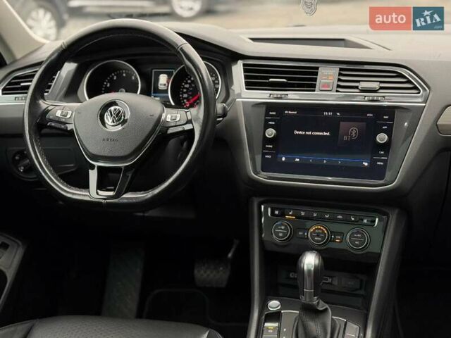 Сірий Фольксваген Тігуан, об'ємом двигуна 1.98 л та пробігом 152 тис. км за 18400 $, фото 63 на Automoto.ua