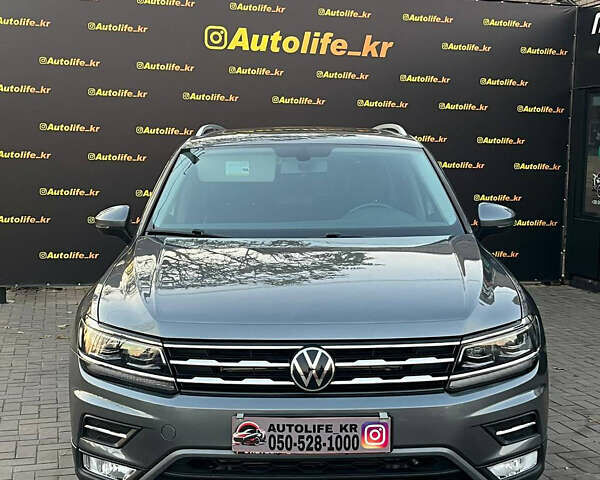 Серый Фольксваген Тигуан, объемом двигателя 1.98 л и пробегом 127 тыс. км за 17800 $, фото 2 на Automoto.ua