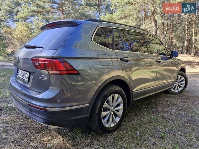 Серый Фольксваген Тигуан, объемом двигателя 1.98 л и пробегом 143 тыс. км за 20000 $, фото 6 на Automoto.ua