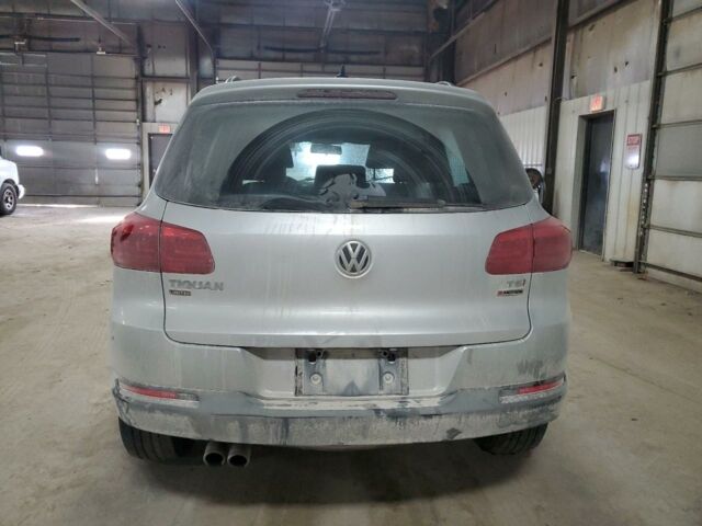 Сірий Фольксваген Тігуан, об'ємом двигуна 2 л та пробігом 187 тис. км за 6900 $, фото 4 на Automoto.ua