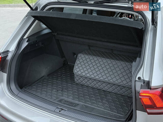 Серый Фольксваген Тигуан, объемом двигателя 2 л и пробегом 263 тыс. км за 18700 $, фото 55 на Automoto.ua