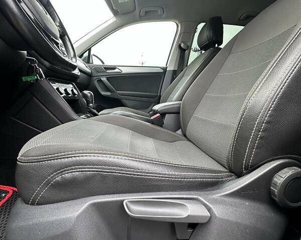 Серый Фольксваген Тигуан, объемом двигателя 1.97 л и пробегом 165 тыс. км за 25999 $, фото 17 на Automoto.ua