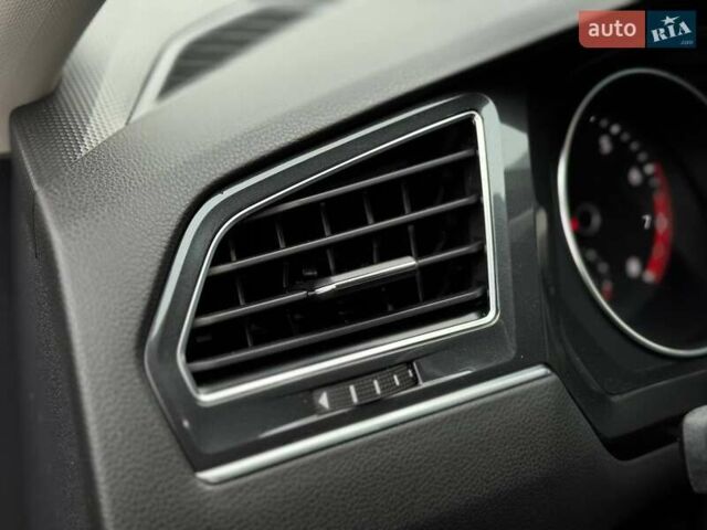 Сірий Фольксваген Тігуан, об'ємом двигуна 1.98 л та пробігом 152 тис. км за 18400 $, фото 39 на Automoto.ua