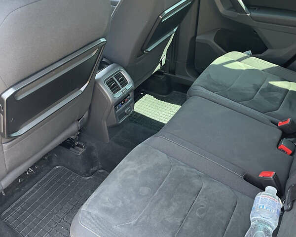 Серый Фольксваген Тигуан, объемом двигателя 1.97 л и пробегом 84 тыс. км за 29000 $, фото 10 на Automoto.ua