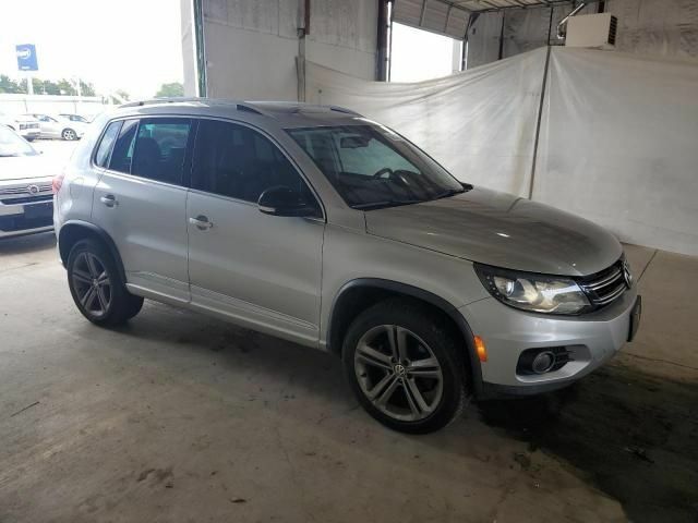 Серый Фольксваген Тигуан, объемом двигателя 2 л и пробегом 188 тыс. км за 336 $, фото 4 на Automoto.ua