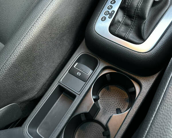 Сірий Фольксваген Тігуан, об'ємом двигуна 1.98 л та пробігом 158 тис. км за 13999 $, фото 33 на Automoto.ua