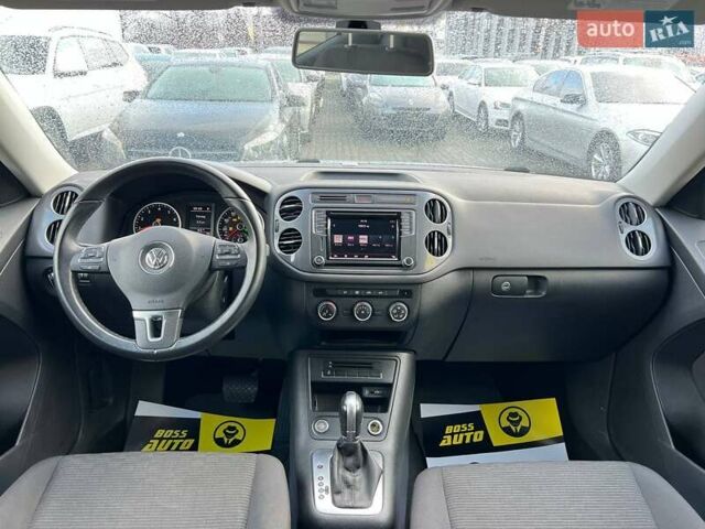 Сірий Фольксваген Тігуан, об'ємом двигуна 2 л та пробігом 196 тис. км за 13300 $, фото 15 на Automoto.ua
