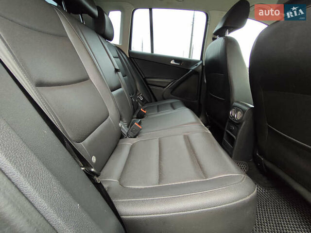 Серый Фольксваген Тигуан, объемом двигателя 1.98 л и пробегом 207 тыс. км за 13200 $, фото 18 на Automoto.ua