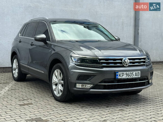 Серый Фольксваген Тигуан, объемом двигателя 2 л и пробегом 197 тыс. км за 22900 $, фото 4 на Automoto.ua