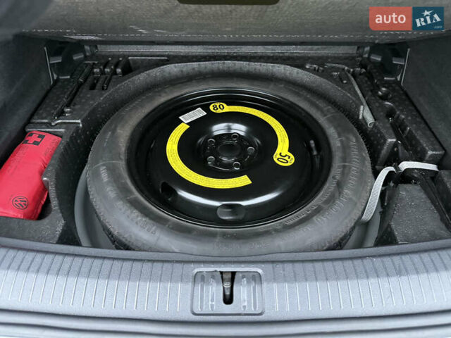 Серый Фольксваген Тигуан, объемом двигателя 2 л и пробегом 263 тыс. км за 18700 $, фото 56 на Automoto.ua