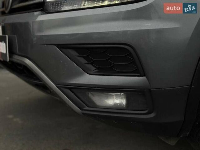 Сірий Фольксваген Тігуан, об'ємом двигуна 1.98 л та пробігом 152 тис. км за 18400 $, фото 20 на Automoto.ua